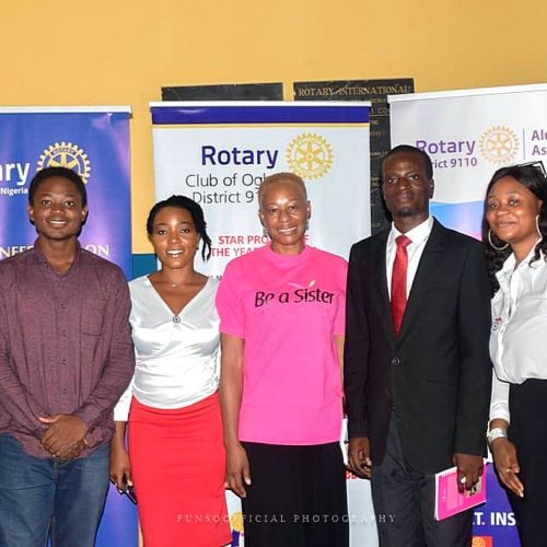 Ikunna with executives of Student Rotaract Society, Lagos state university